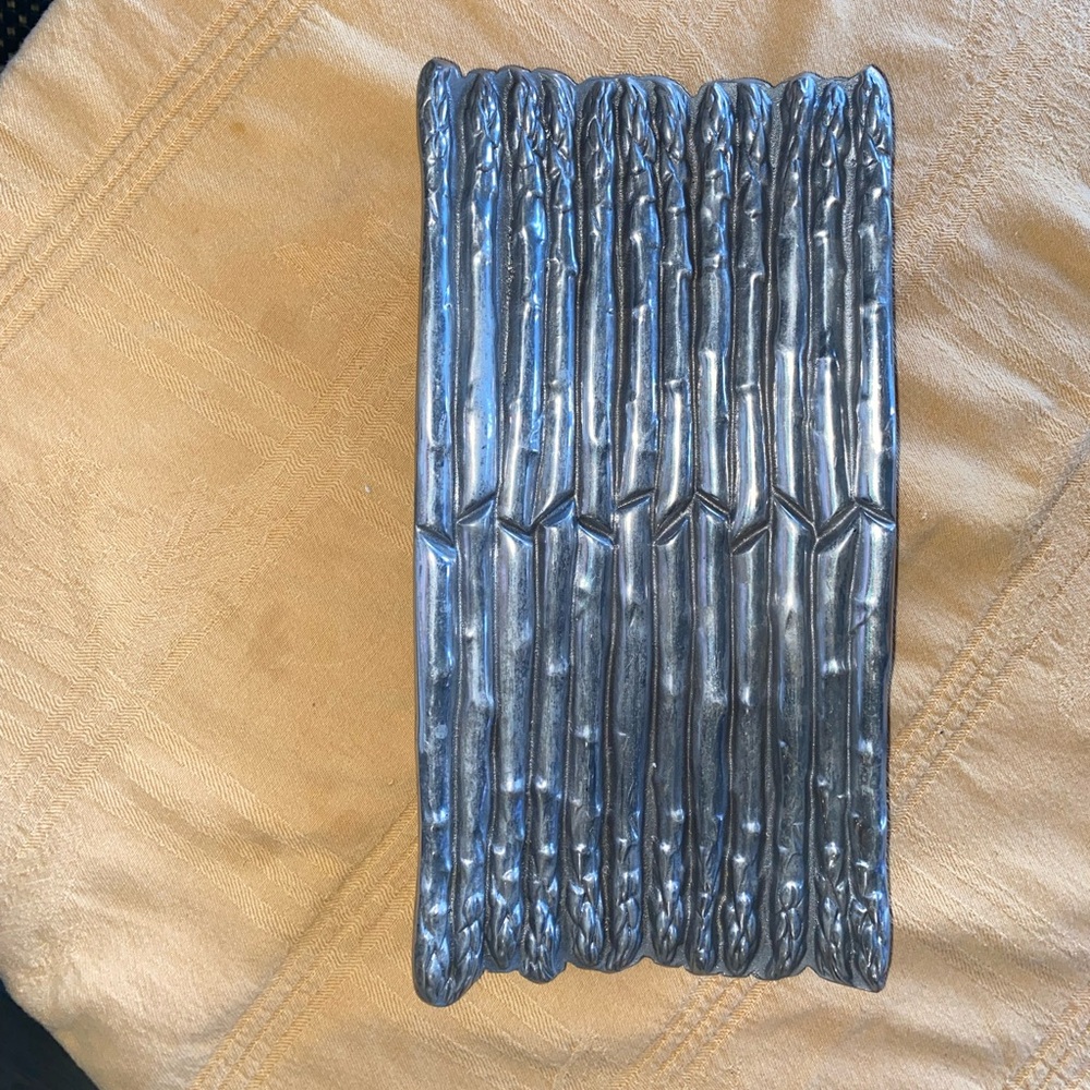 Vintage Wilton Footed Armetale Asparagus Serving Tray 15” - Picture 2 of 5
